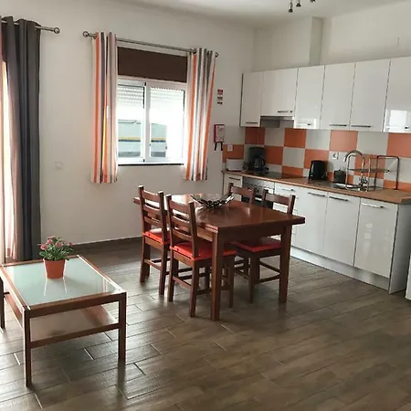 Zesty Orange By Ithouse Апартаменты